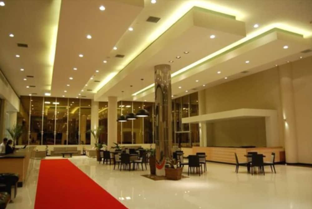 Nobile Hotel Convention Ciudad Del Este Exterior photo Lobby