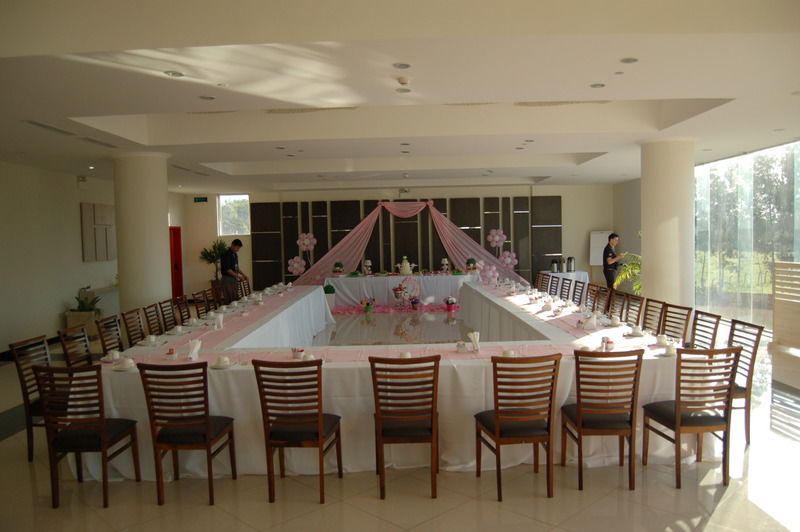 Nobile Hotel Convention Ciudad Del Este Exterior photo A wedding reception at the hotel