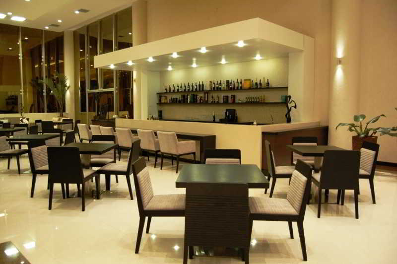 Nobile Hotel Convention Ciudad Del Este Exterior photo The bar at the lobby